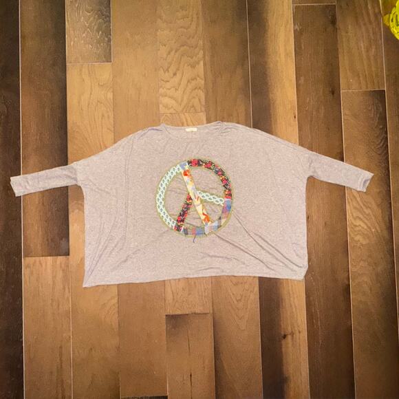 Easel Oversized Flowy Boho Asymmetrical Hem Peace Sign Brown Shirt Size Small - Picture 8 of 8